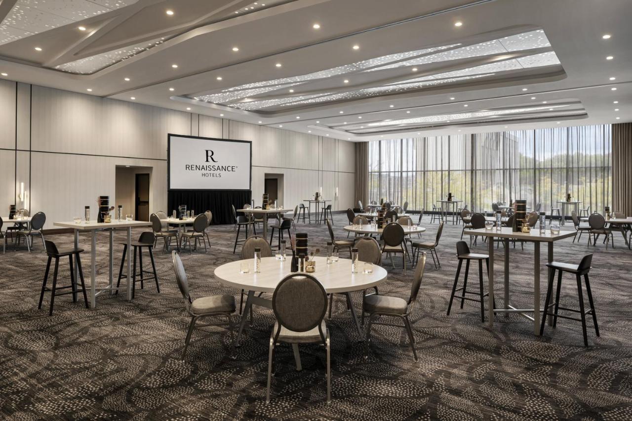 Renaissance Milwaukee West Hotel Wauwatosa Exterior photo